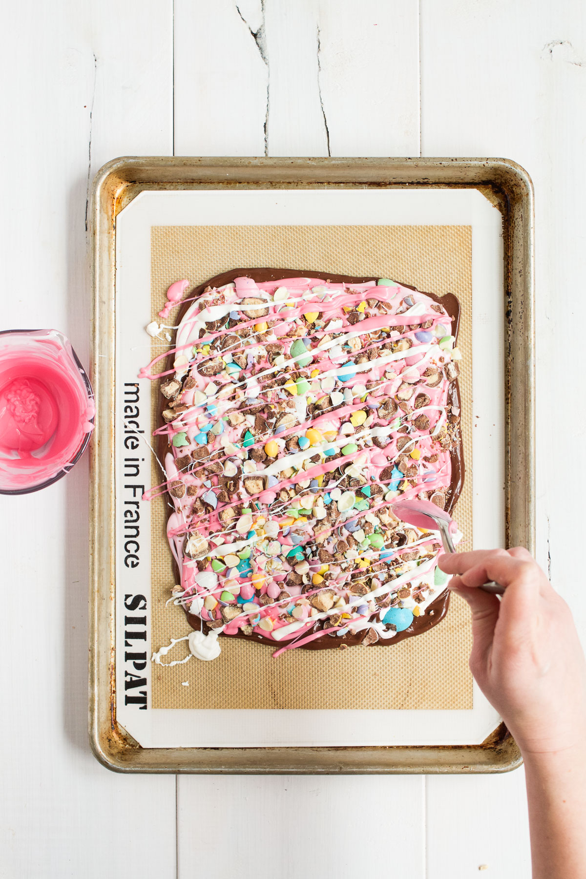 Make this yummy white chocolate Easter candy bark!