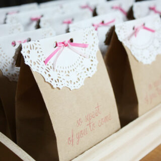 These sweet, doily-topped favor bags are perfect for birthday parties and baby showers.