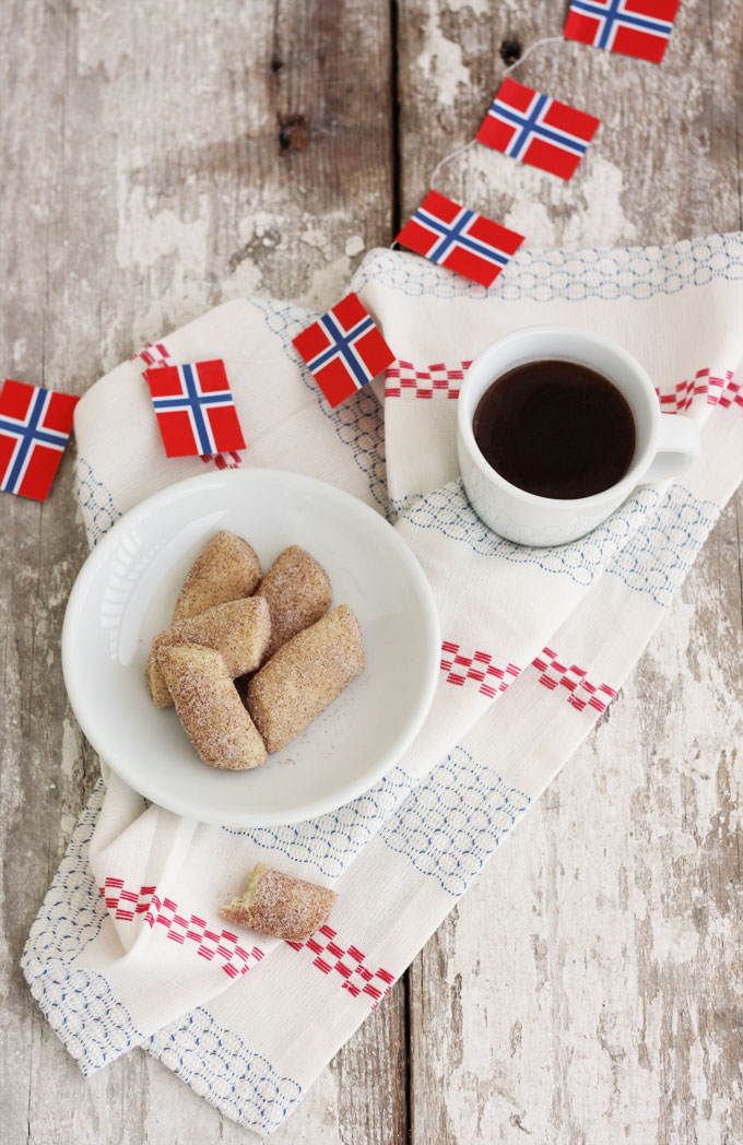 norwegian shortbread cookies with cinnamon and sugar