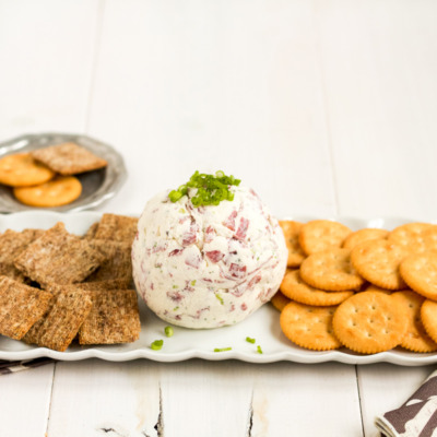 Make this easy, 4-ingredient cheese ball to your next holiday party!