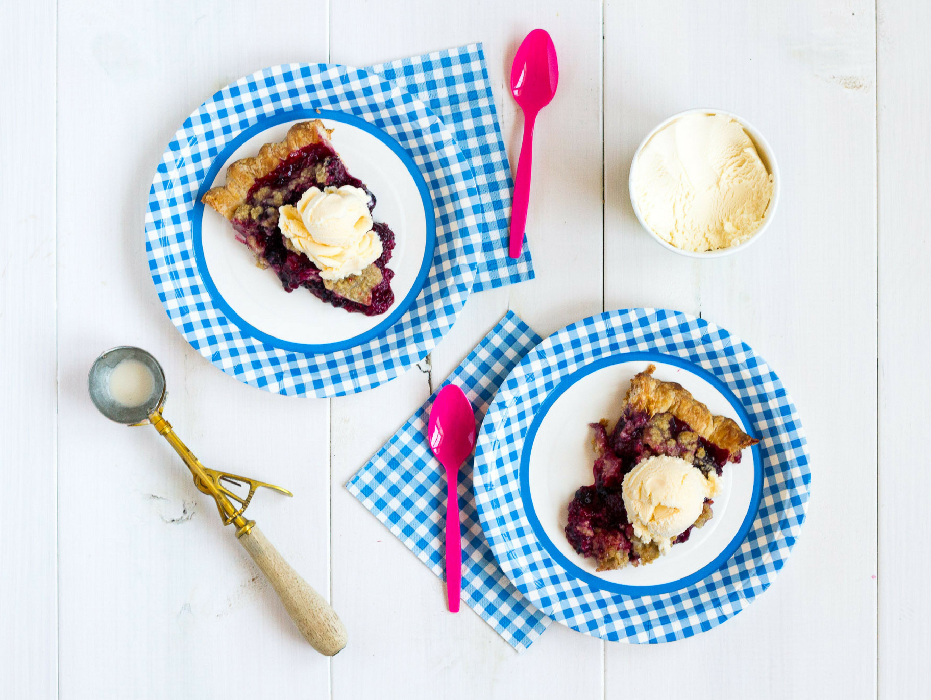 Make this yummy berry pie, filled with fresh summer blackberries, for dessert tonight!