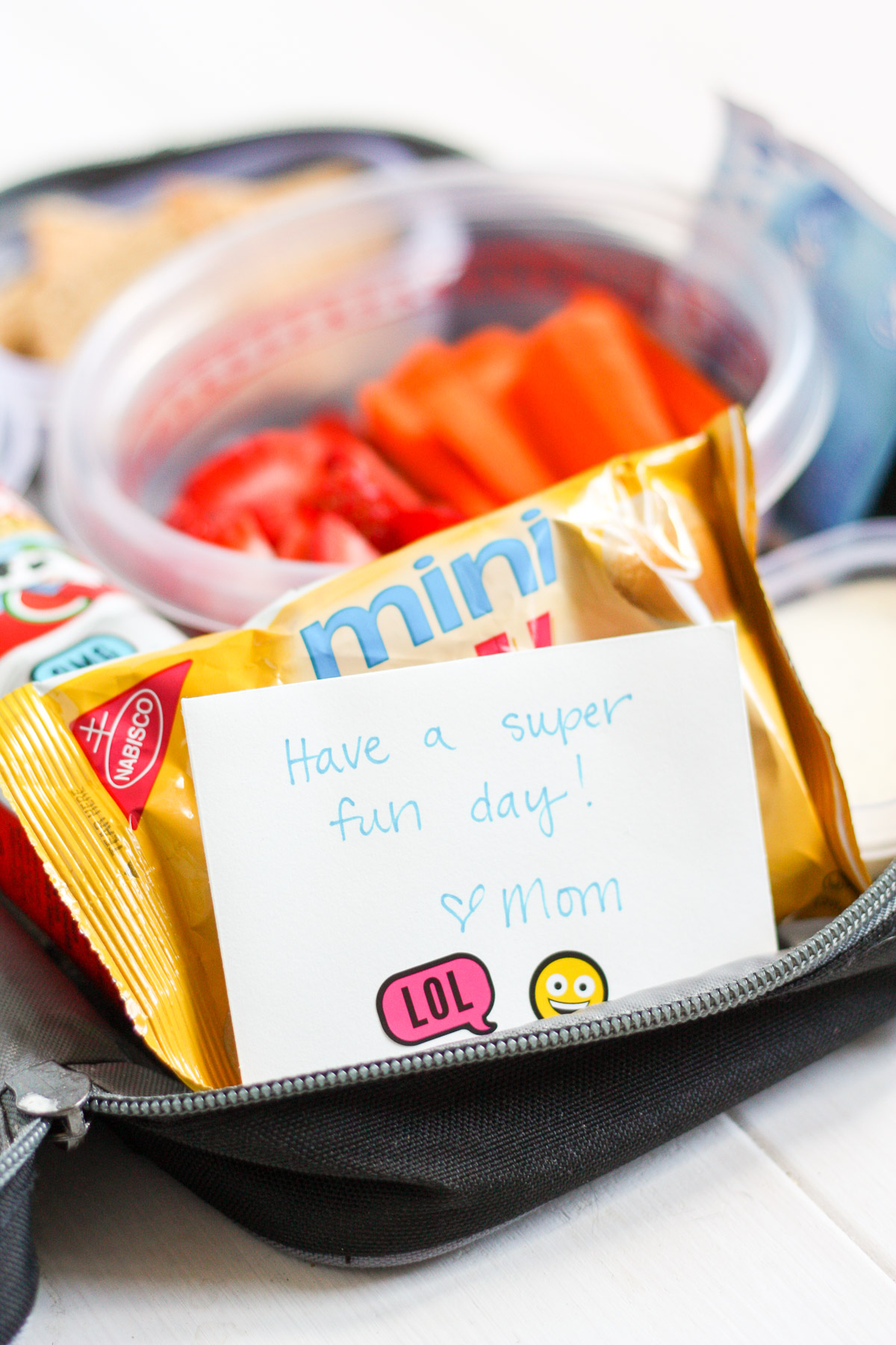 Download and print this free lunch packing list to help with back-to-school season! Also get two of my kids' favorite lunch "recipes."