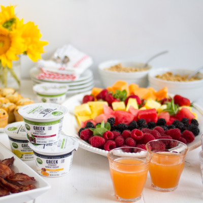 I'm sharing my tips for putting together an effortless summer brunch!