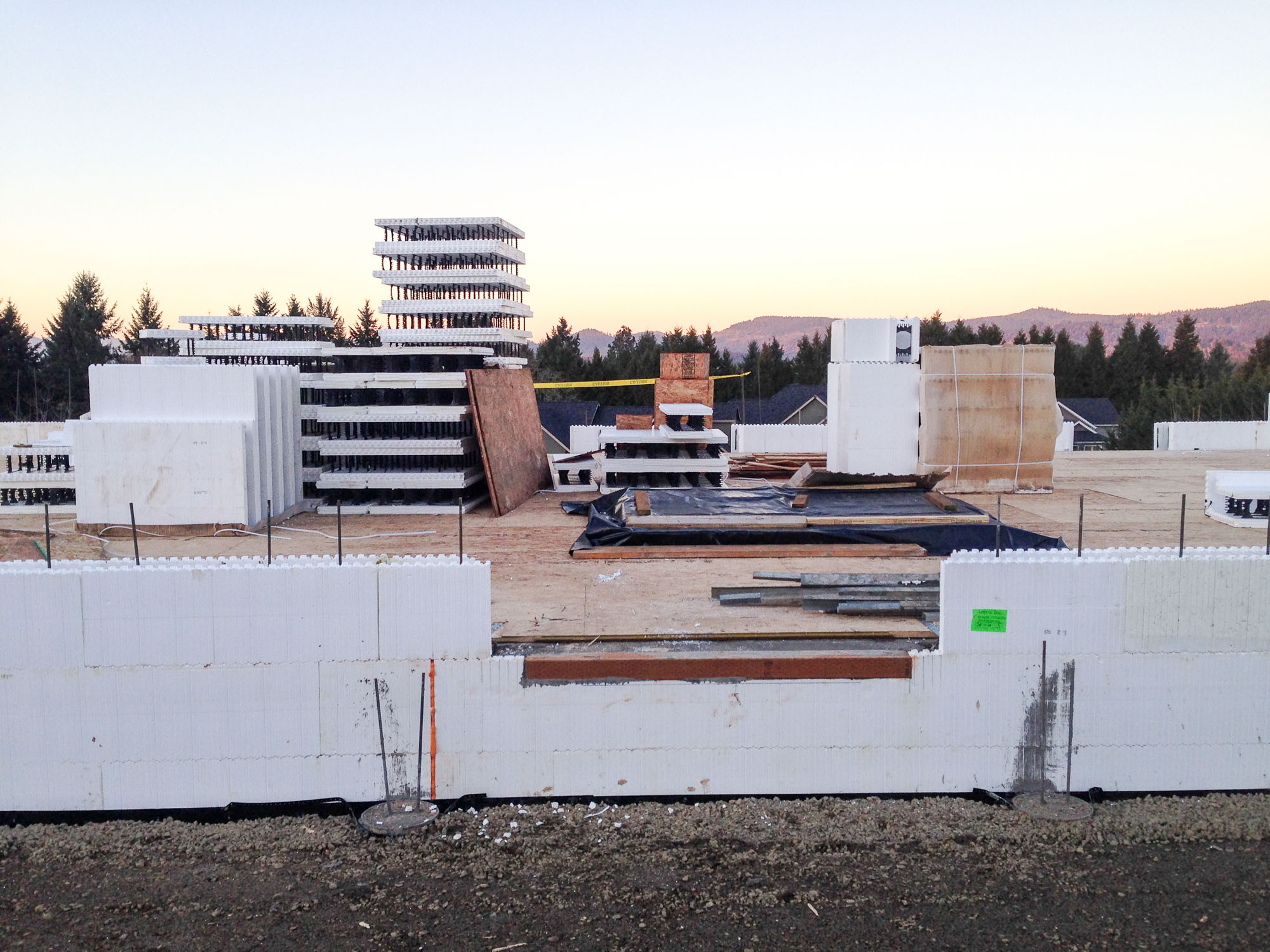 modern farmhouse construction