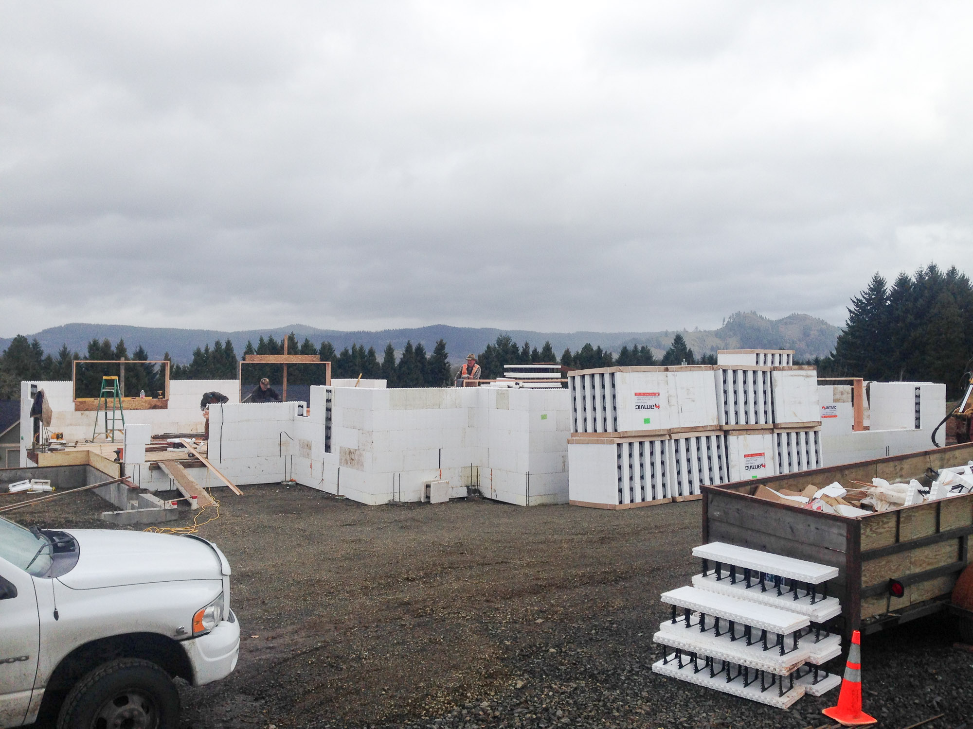 modern farmhouse construction