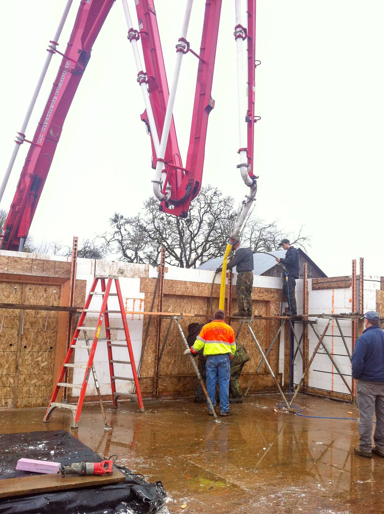 modern farmhouse construction