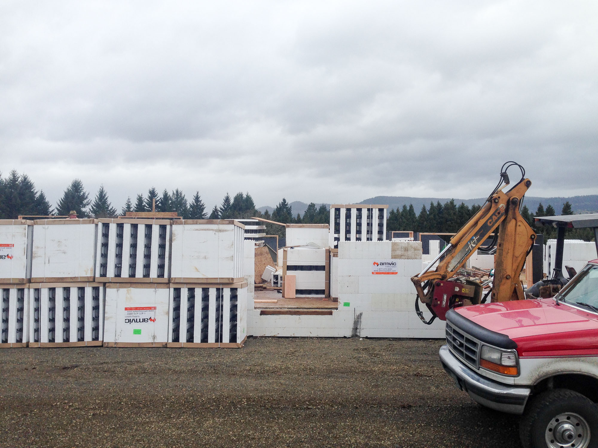 modern farmhouse construction